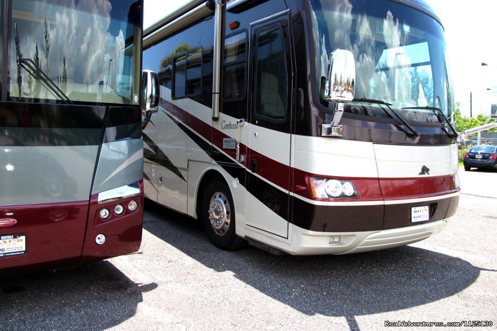 Allstar Coaches RV Rental Florida - Contessa - Tour | Allstar Coaches Luxury RV Rentals in Florida | Image #12/14 | 