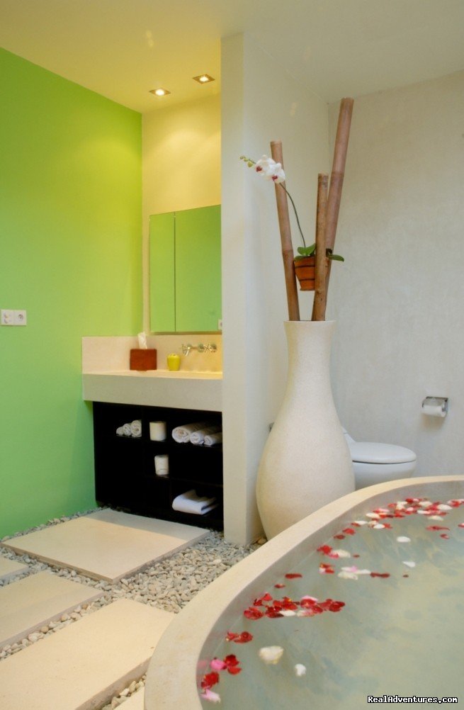 Main Bathroom | Seminyak5 Bedroom Private Villa - Casa Mateo, Bali | Image #7/11 | 