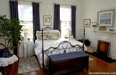 Romantic Victorian Elegance at The Forever Inn: The Romantic Blue Room