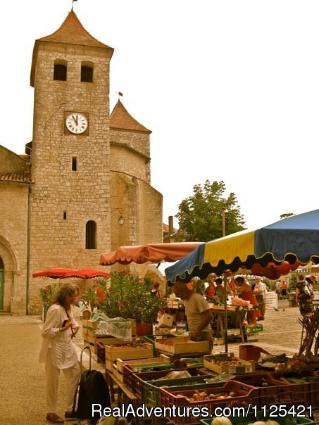 Lauzerte Saturday morning market
