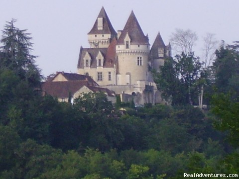 self guided cycling in south west france: Josephine Bakers Les Milandes