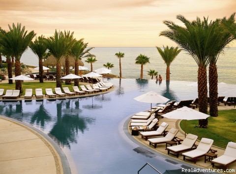 The Hilton Los Cabos Beach & Golf Resort is the perfect Mexico travel 