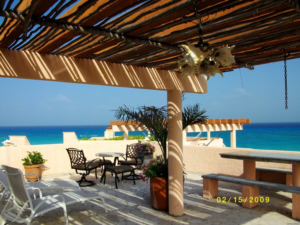 Lots of Seating on Roof Top | Special Luxury 3 Bedroom Penthouse on Beach | Image #8/16 | 