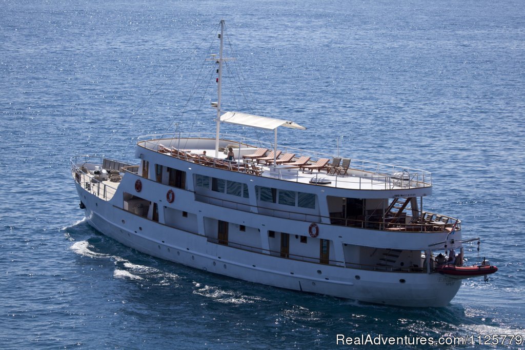 Motor Yacht Emanuel | Emanuel Cruises | Split, Croatia | Sailing | Image #1/6 | 