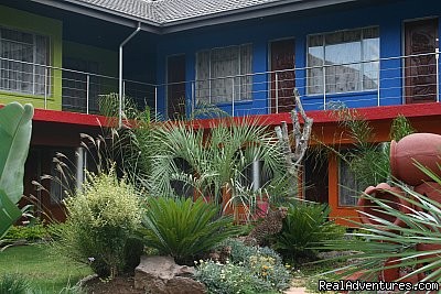AFRICA CENTRE AIRPORT LEISURE HOTEL: COURTYARD VIEW
