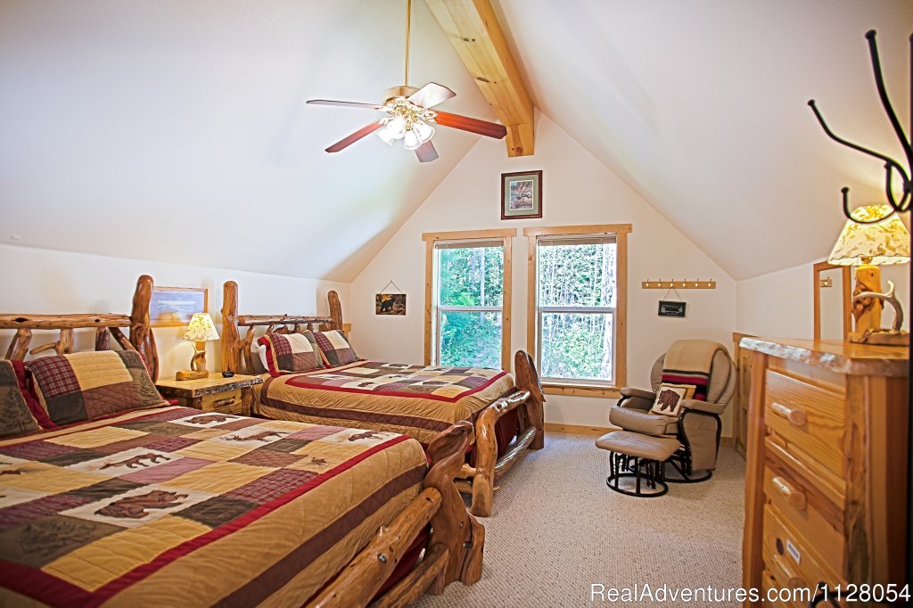 Little Bears Cabin | Luxury Cabins w/hot tubs, fire pit - Mt. Rainier | Image #7/26 | 