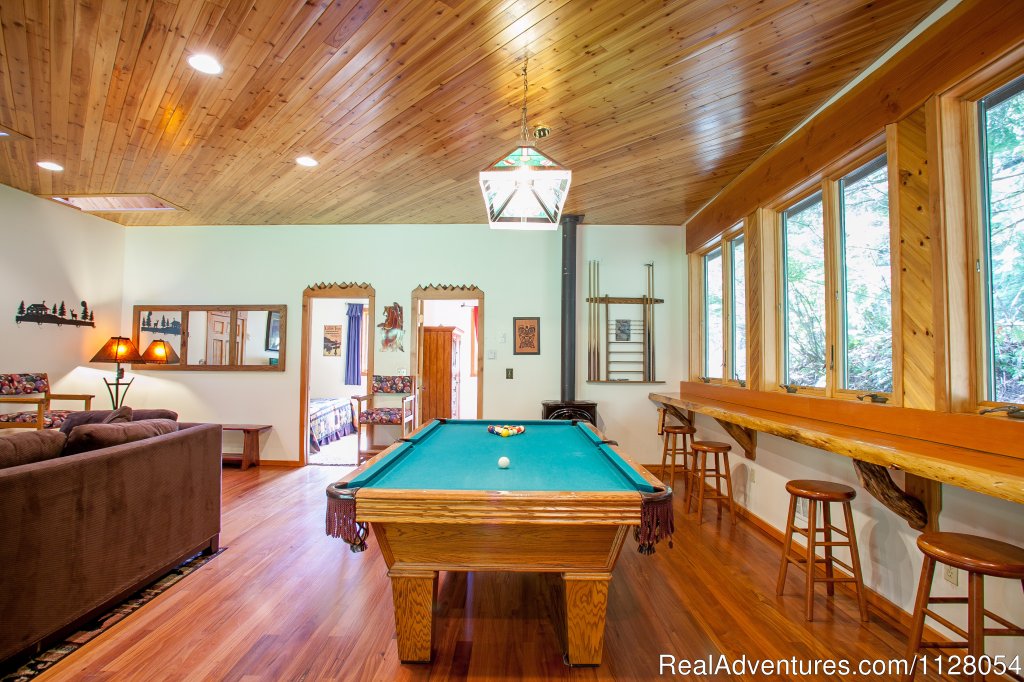 Dancing Bear Lodge | Luxury Cabins w/hot tubs, fire pit - Mt. Rainier | Image #10/26 | 