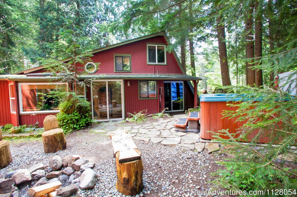 Three Bears Lodge | Luxury Cabins w/hot tubs, fire pit - Mt. Rainier | Image #4/26 | 