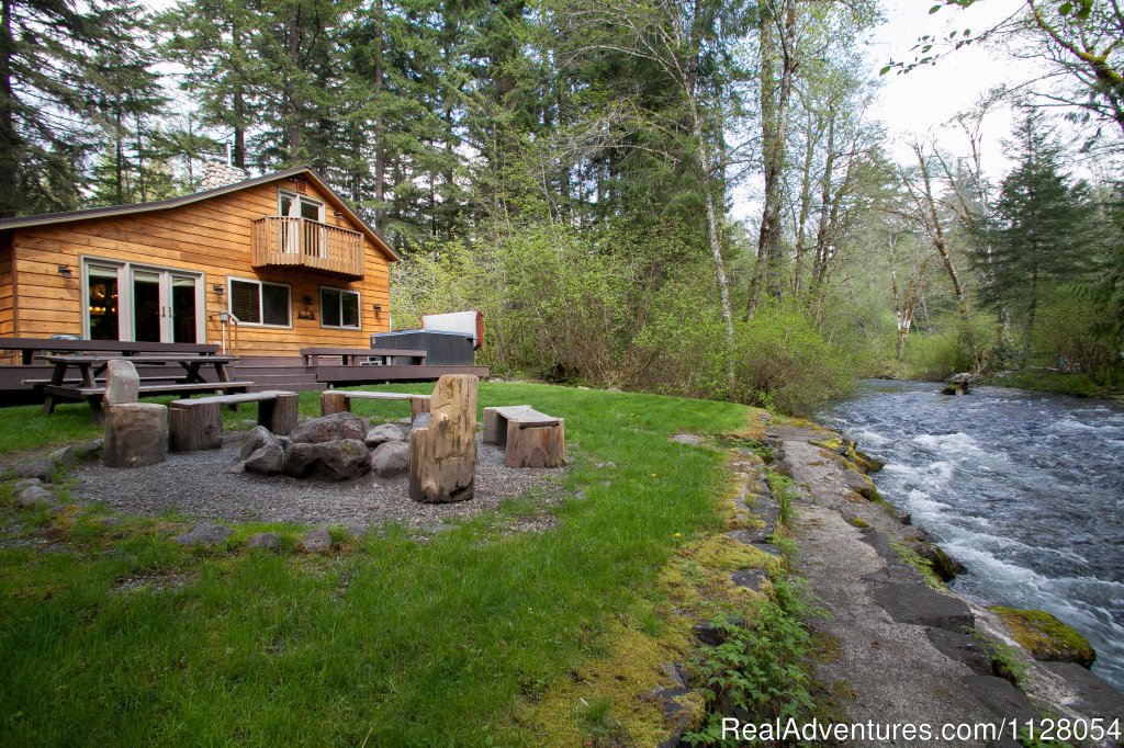 Lazy Bears Creekside Cabin | Luxury Cabins w/hot tubs, fire pit - Mt. Rainier | Image #13/26 | 