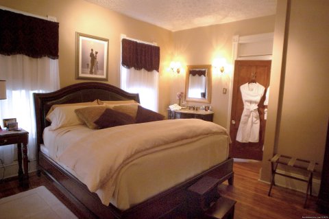 Ellington Suite  King Bedroom