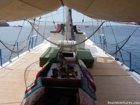 Komodo Sailing: Deck