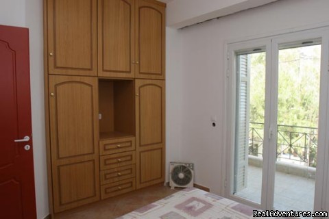 Econolodge in Athens.sleeps6.wi fi,a/c ed11@in.gr: kitchen
