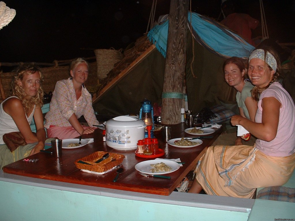 Fish and chip supper | Sail a dhow around Kenya's coral islands | Image #3/3 | 