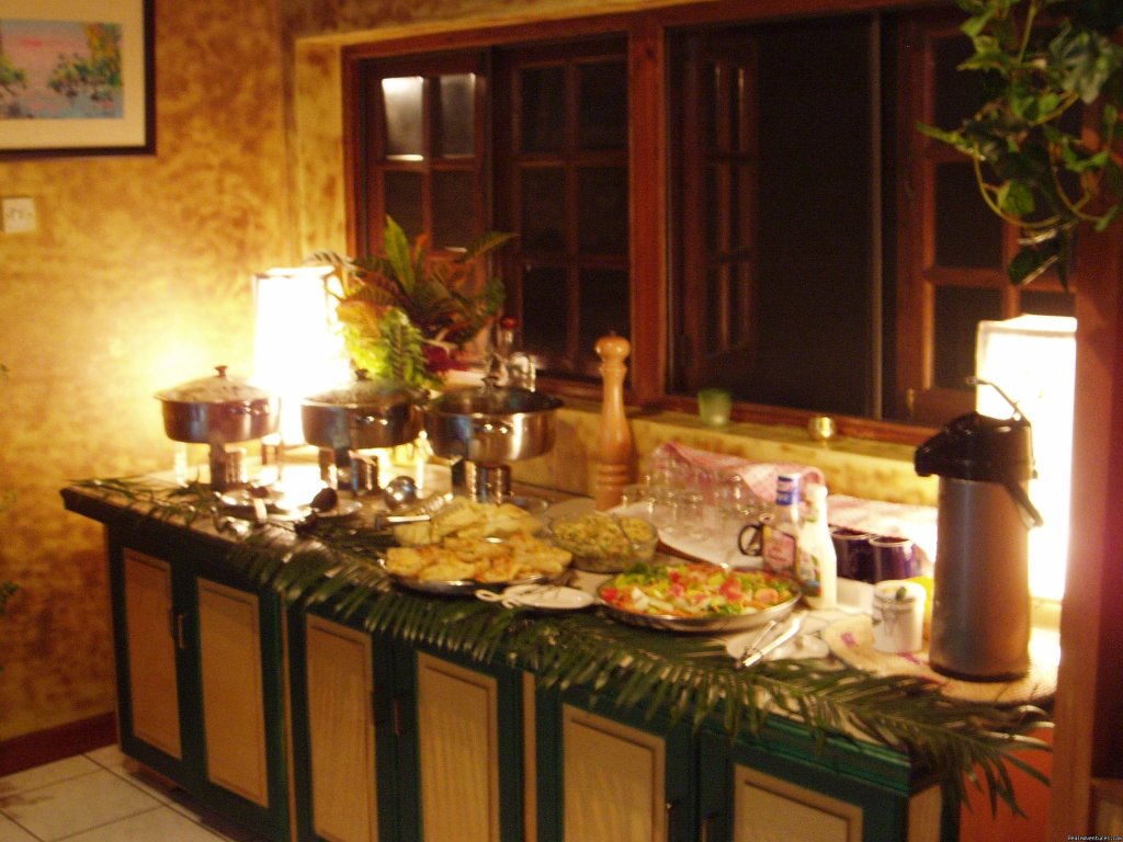 Buffet dinner | Villa Capri for retreats, wedding, birthday, group | Image #13/21 | 