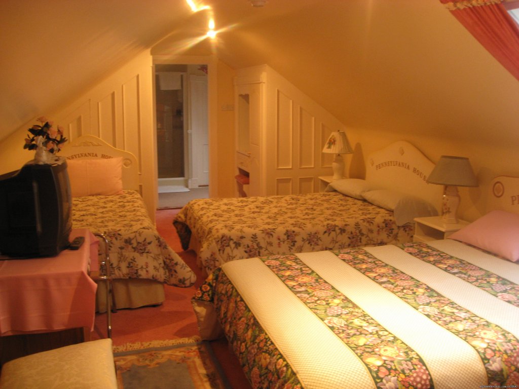 Triple room two Doubles and one King Size Bed Un-suite | Pennsylvania House B&B | Image #4/18 | 
