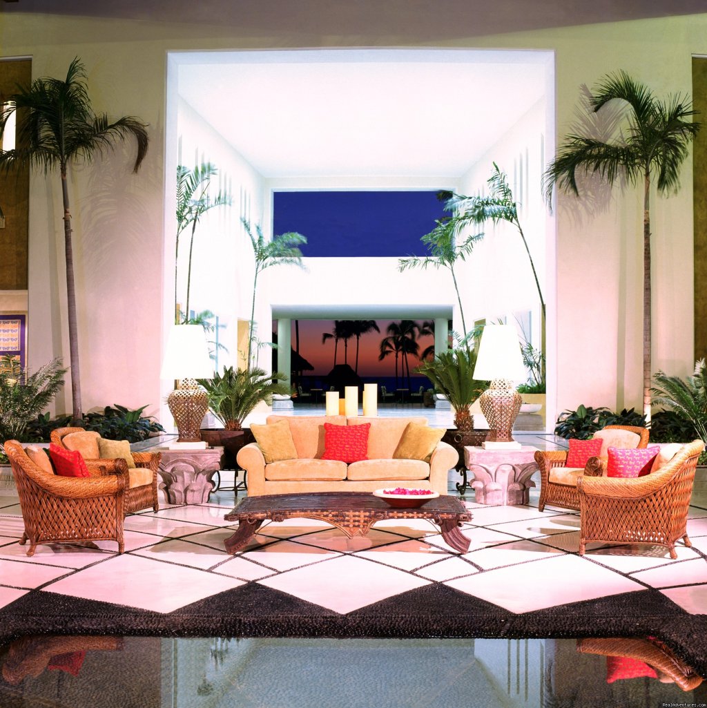 Main Lobby | Grand Velas All Suites & Spa Resort | Image #2/18 | 