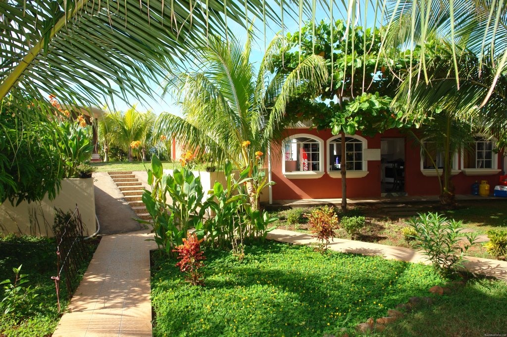 garden / restaurant | Hotel Miraflores, Las Flores East El Salvador | Image #11/23 | 
