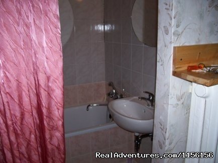 Bathroom | Private rooms/ separate nice apartment - Budapest | Image #6/7 | 