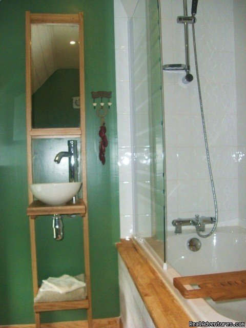 Bathroom in 'Maid's Quarters' | B+B/self-catering accomodations in Normandy | Image #9/23 | 