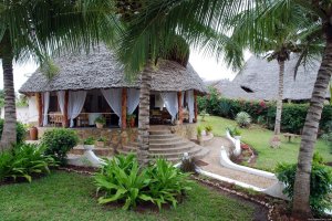 Romantic Kenya in Villa comfort and luxury