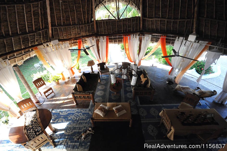 Lounge | Romantic Kenya in Villa comfort and luxury | Image #18/22 | 