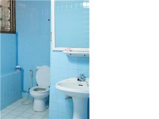 Holiday getaways along Ping river, Chiang Mai : Bathroom