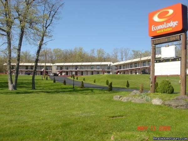 Econolodge Inn and Suite - Lake Harmony | Econolodge - lake harmony PA | Whitehaven, Pennsylvania  | Bed & Breakfasts | Image #1/4 | 