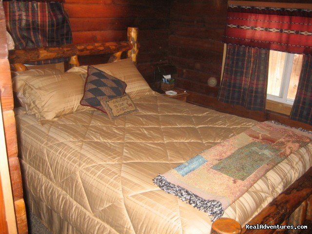 Charming Romantic Log Cabin | Image #5/10 | 