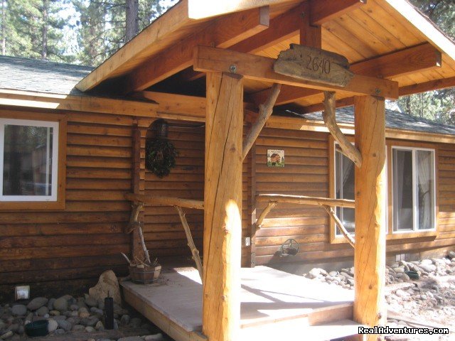 Charming Romantic Log Cabin | Image #4/10 | 