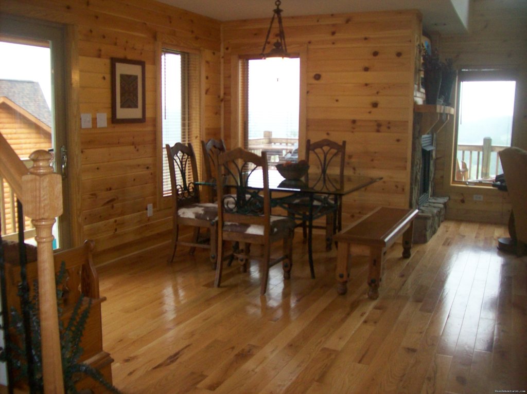 Dining Room | Cabin retreat off the Blue Ridge Parkway | Image #4/8 | 