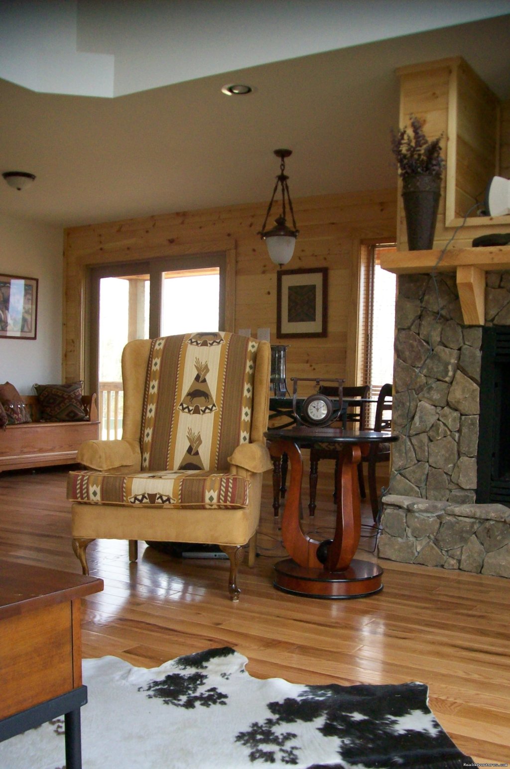 Relax next to the fireplace | Cabin retreat off the Blue Ridge Parkway | Image #5/8 | 