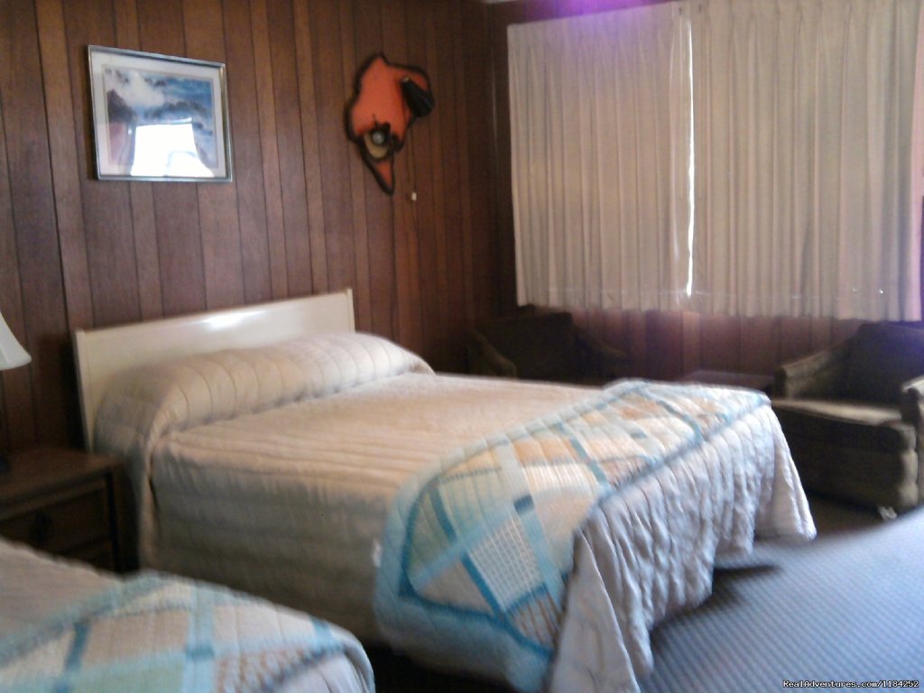 Regular Sleeping room | Mar Mar Resort, Tackle Shop & Big Phil's Guide's | Image #8/9 | 