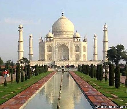 Taj Mahal - A Syambol of Love | Colorful & Incredible India Tours & Packages | Image #2/12 | 