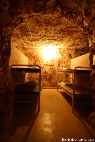 Underground Accommodation: Underground Dorm