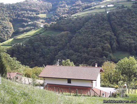 rear view | Tranquil Pyreneean retreat in the Basque Country | Image #5/14 | 