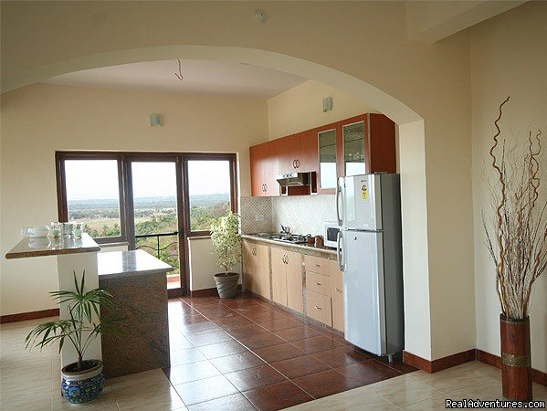 Kitchen | 4 bed/ 4bath Luxury Apartment with panoramic Views | Image #4/12 | 