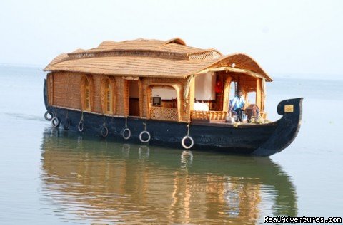 HOUSE BOAT | Bed And Break In House Boat | Image #3/3 | 