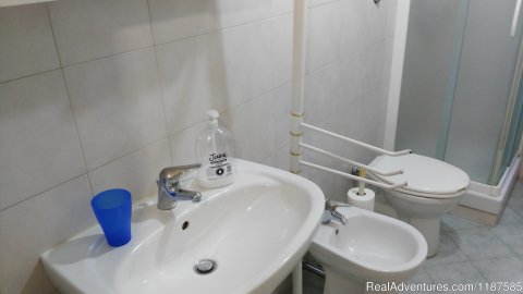 Bathroom with toilette, shower and bidet