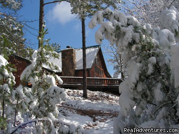 Broken Bow Lake Cabins mins from Beavers Bend, OK Photo