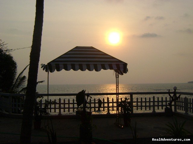 Sun Set | Seashell Beach resort, Romantic Weekend Getaways A | Image #12/16 | 