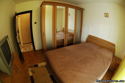 Vlaicu 4 rooms apartment - blue room | Quiet,  friendly and cheap accommodation in Brasov | Image #9/16 | 