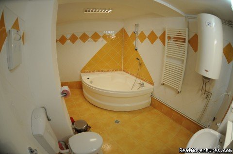 Schei 2 rooms apartment - bathroom | Quiet,  friendly and cheap accommodation in Brasov | Image #14/16 | 
