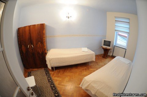 Schei 2 rooms apartment - blue room | Quiet,  friendly and cheap accommodation in Brasov | Image #15/16 | 