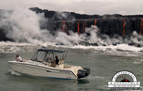 Hawaii Volcano Tour by boat  to view active lava Photo