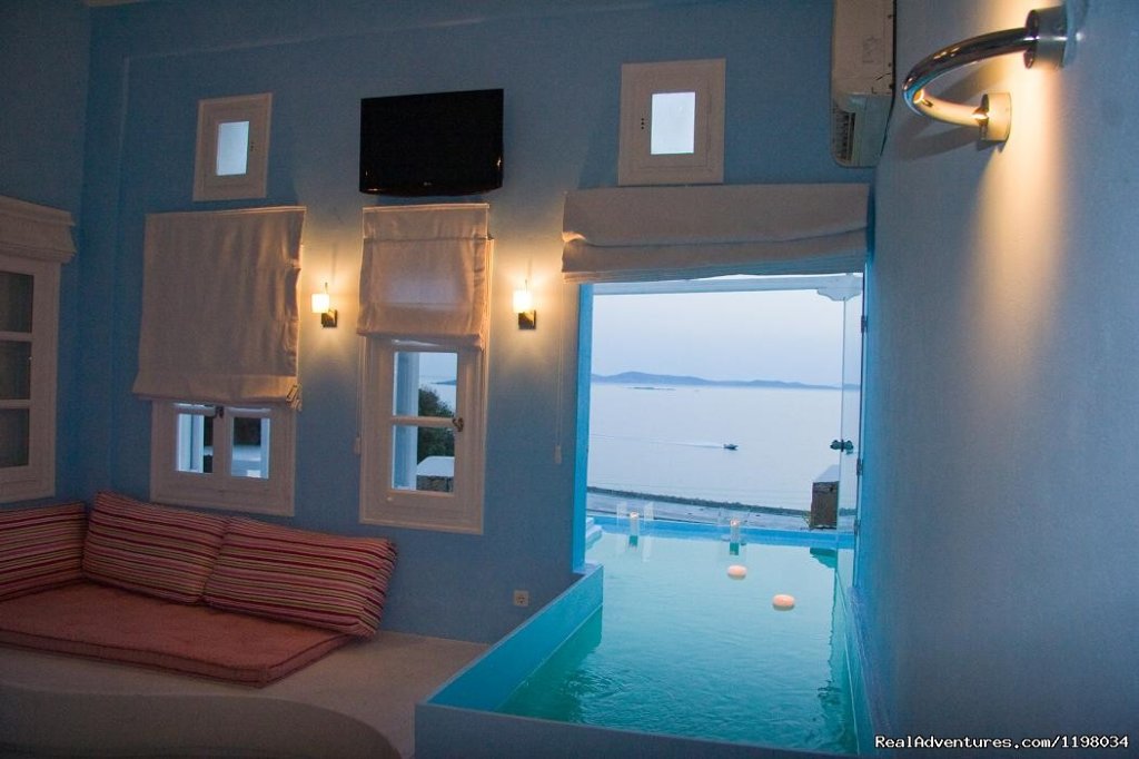Superior Double with Jacuzzi | Romantic Luxury Getaway in Mykonos | Image #7/22 | 