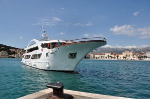 Croatian coast cruising on M/Y President | Krilo Jesenice, Croatia | Sailing