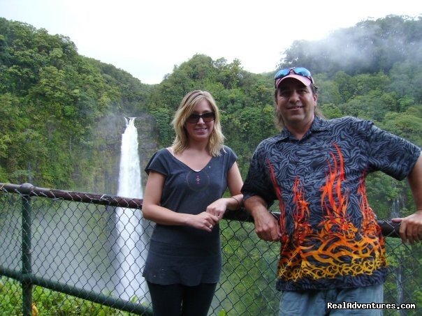 Akaka Falls, Avril and Tyco | Amazing Volcano & East Hawaii Tours with Tyco | Image #2/3 | 
