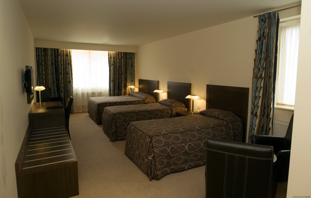 Family Bedroom | Ballyroe Heights Hotel | Image #6/9 | 