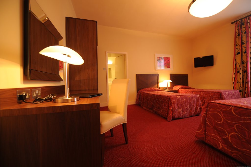 Triple Bedroom | Ballyroe Heights Hotel | Image #7/9 | 