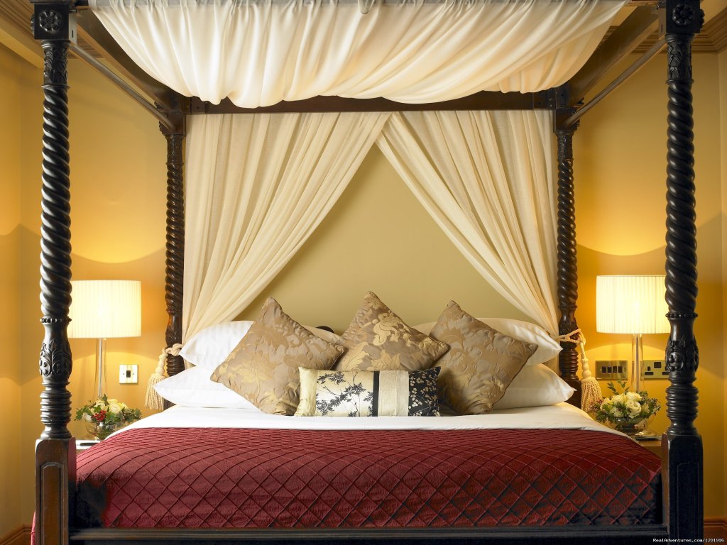 King Deluxe Room | Castlecourt Hotel | Image #5/22 | 